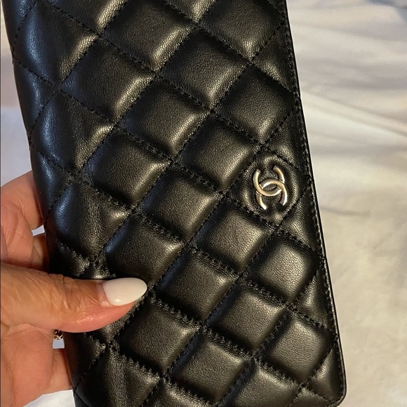 Chanel Wallet - Picture 2 of 10